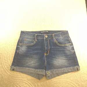 Wallflower Denim Shorts, Sassy mid Rise Dark Wash Cuffed Size 7
